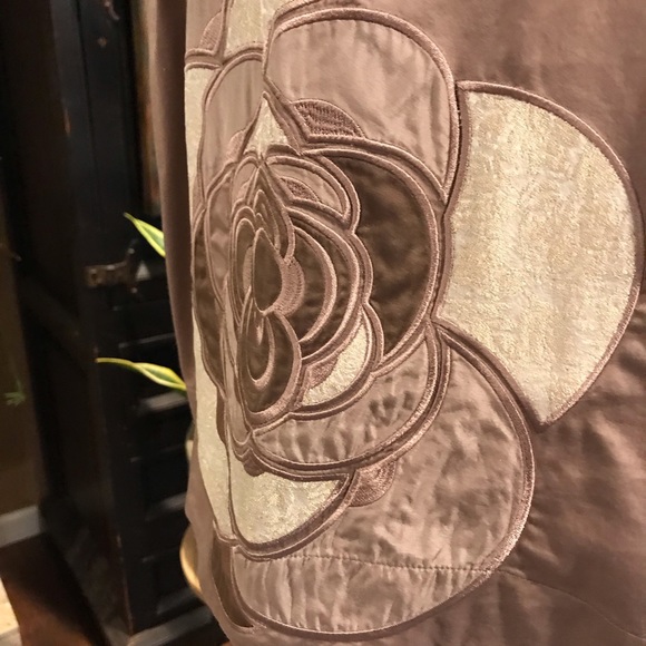 Anthropologie Cotton Taupe Embroidered floral top - Picture 7 of 8